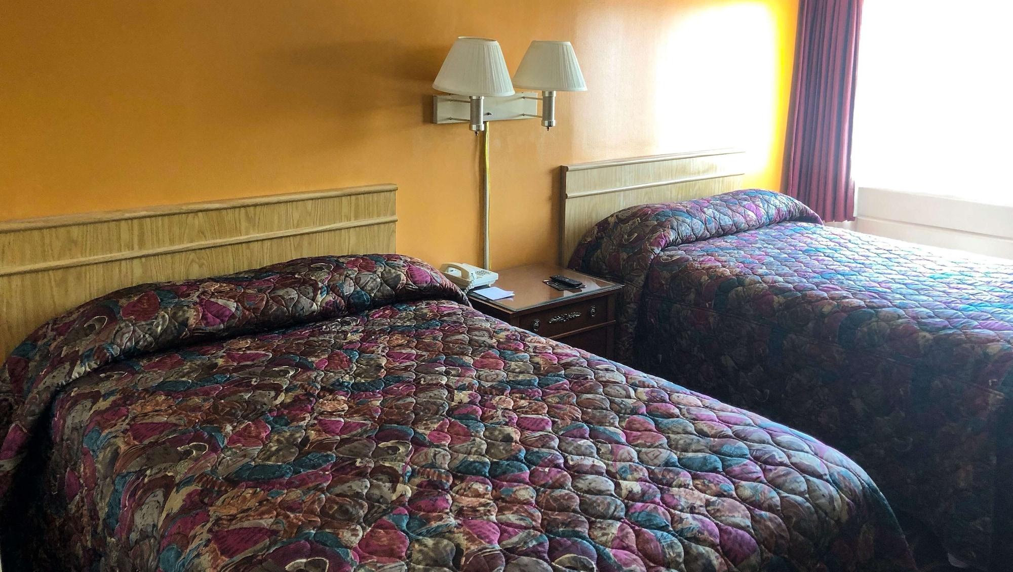 West Hartford Inn Экстерьер фото